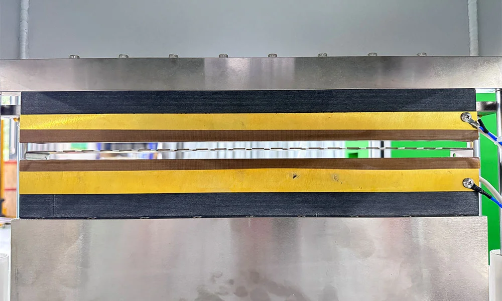 Pouch Cell Vacuum Pre-sealing, Final Sealing and Electrolyte Diffusion Three-in-One Machine Pouch Cell Vacuum Pre-sealing, Final Sealing and Electrolyte Diffusion Three-in-One Machine